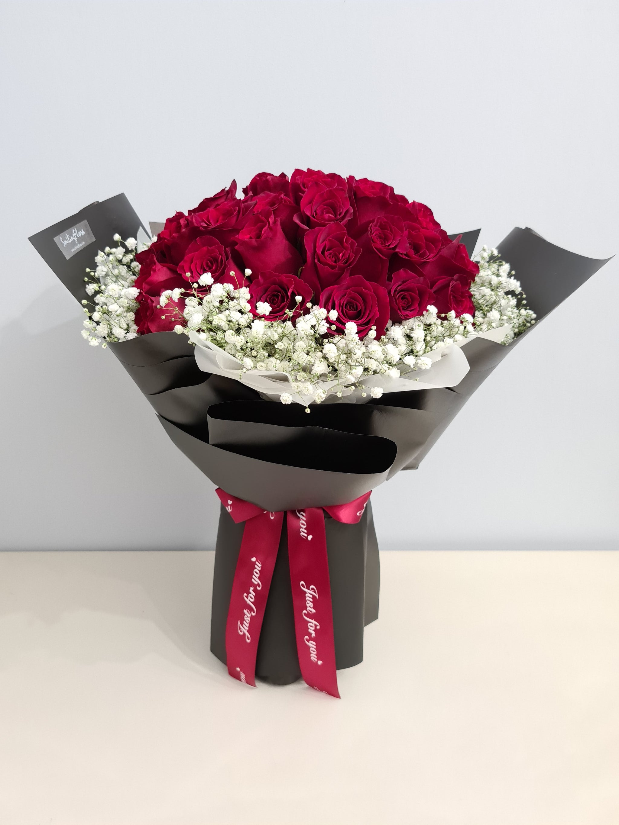 50 Roses in a Bouquet - Smiling Flora