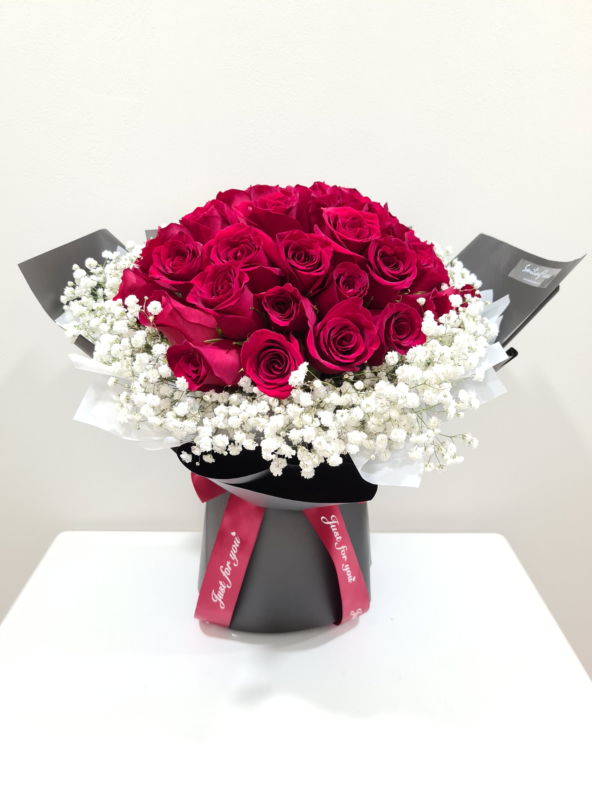 50 Roses in a Bouquet - Smiling Flora